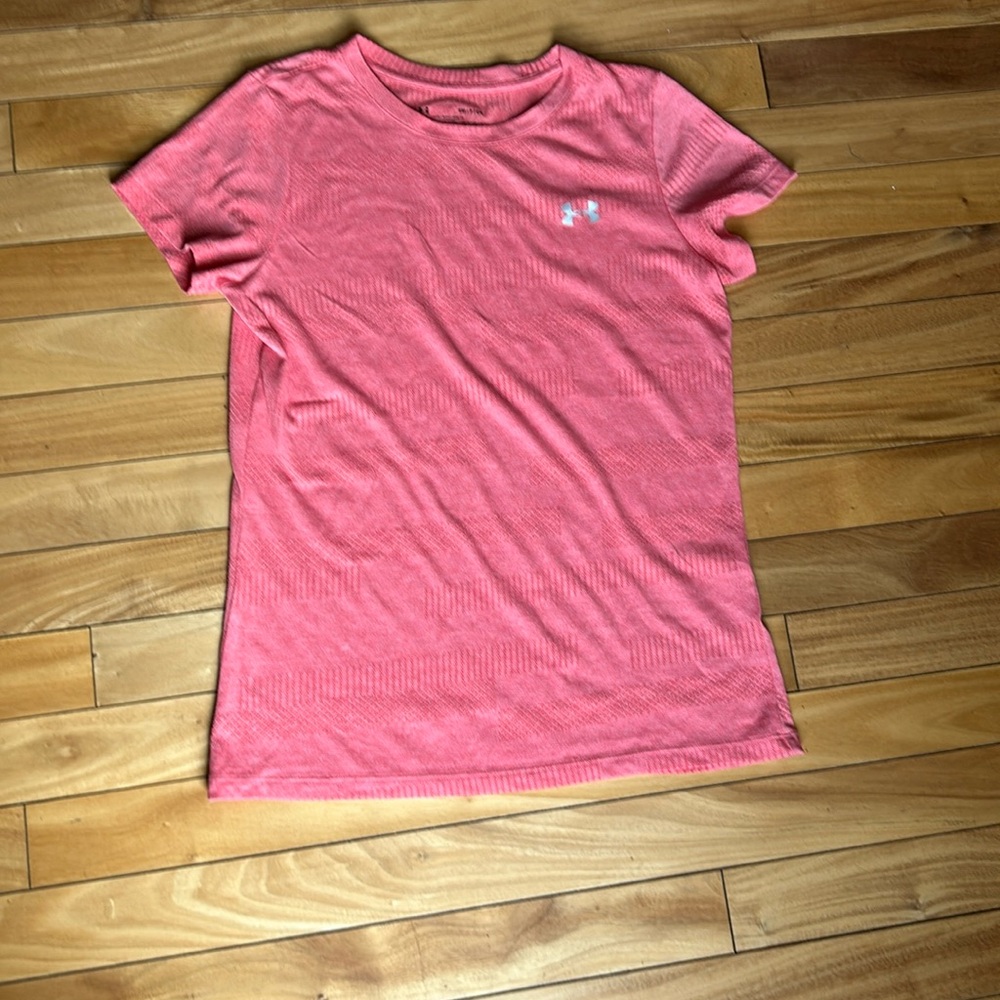 Under armor women’s T shirt.